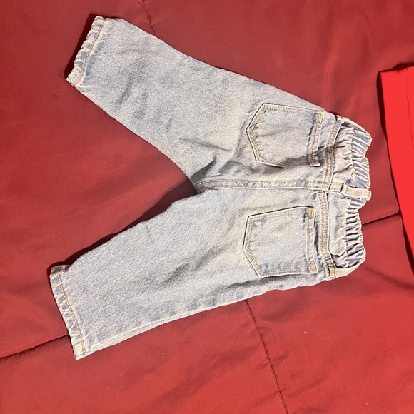 SET of Old Navy sweatshirt and matching Jeans Size 3-6 months so cute! - Picture 8 of 10